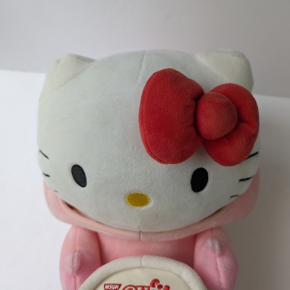 Hello Kitty x Nissin Cup of Noodles in Pig costume plush toy - Picture 9 of 10